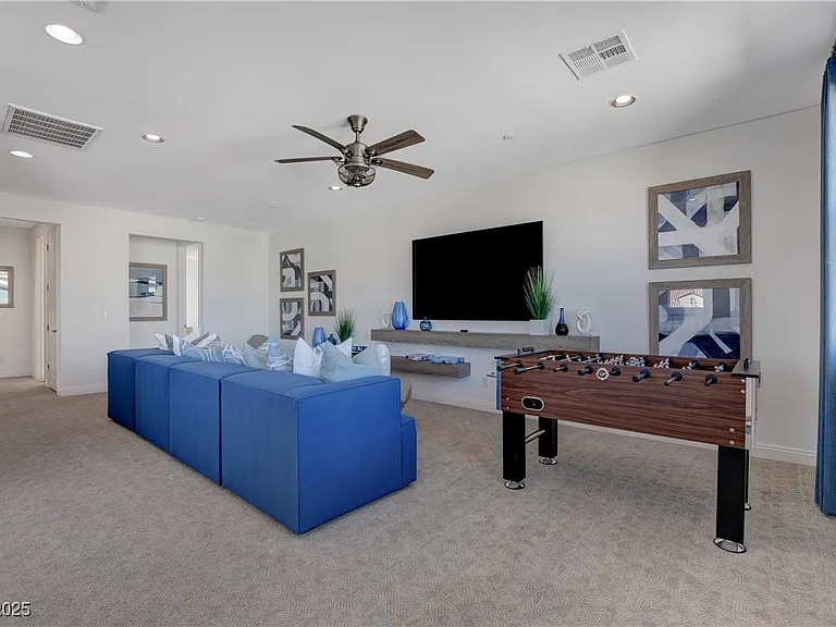 1075 N Water St — Photo 37