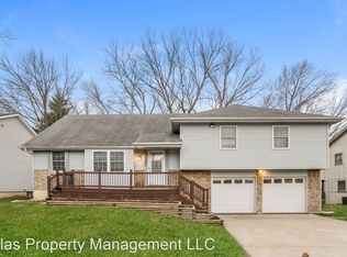 1927 E Stratford Rd, Olathe, KS 66062