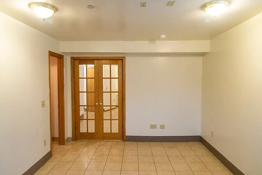 Windsor Apartments #7 — Photo 4