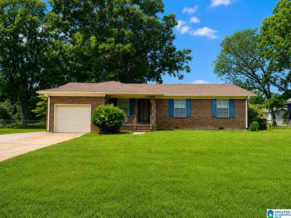 75 Merrimont Dr, Bessemer, AL 35023