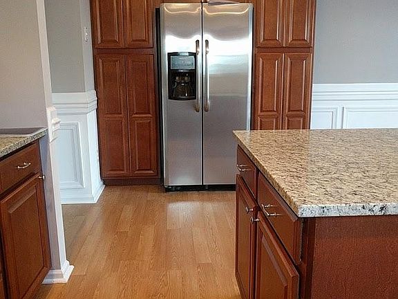 5th image of 87 Greenridge Cir