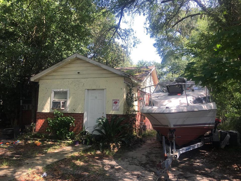 2nd image of 4100 15th St
