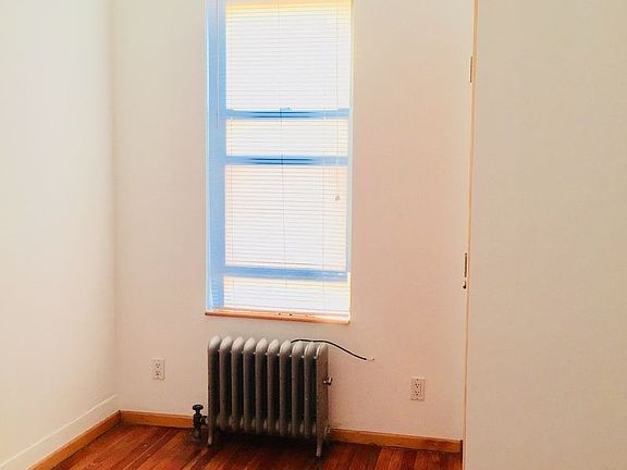 4th image of 3066 37th St #3R
