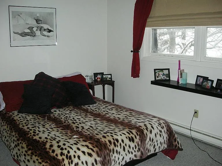 328 College St — Photo 29