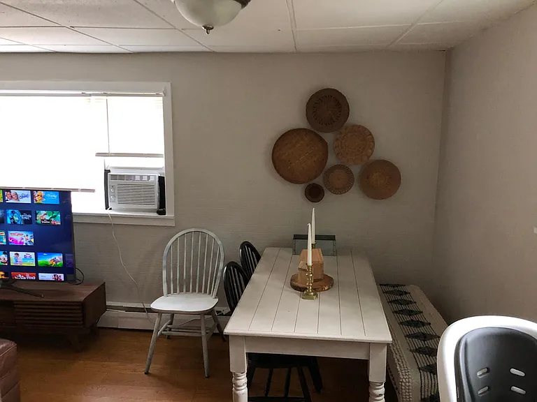 556 Saint John St #4 — Photo 13