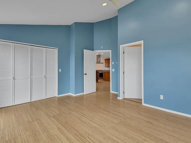 1058 California Ln SW — Photo 29