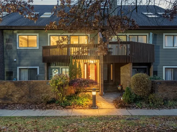 2614 Leona Ln, Coraopolis, PA 15108