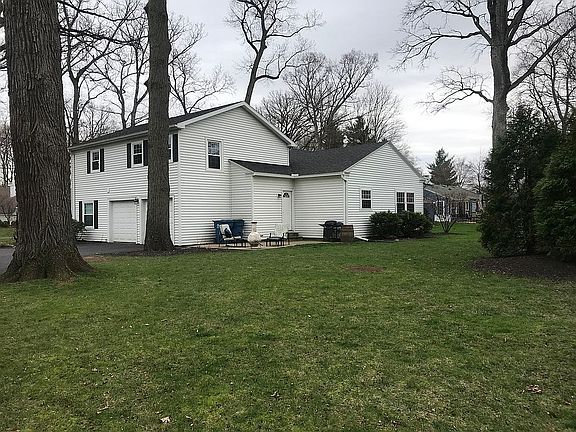 3rd image of 3715 Shady Ln