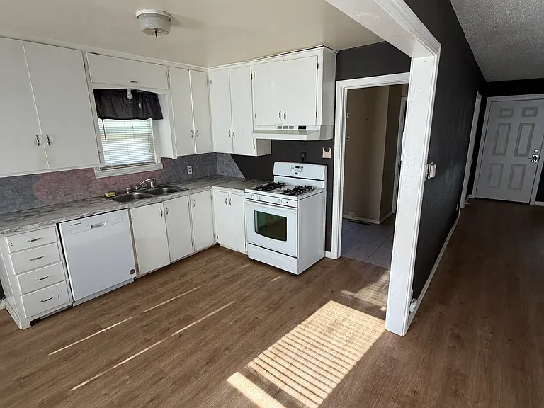 1716 S 20th St — Photo 3