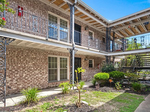 5th image of 867 Colony Dr #104