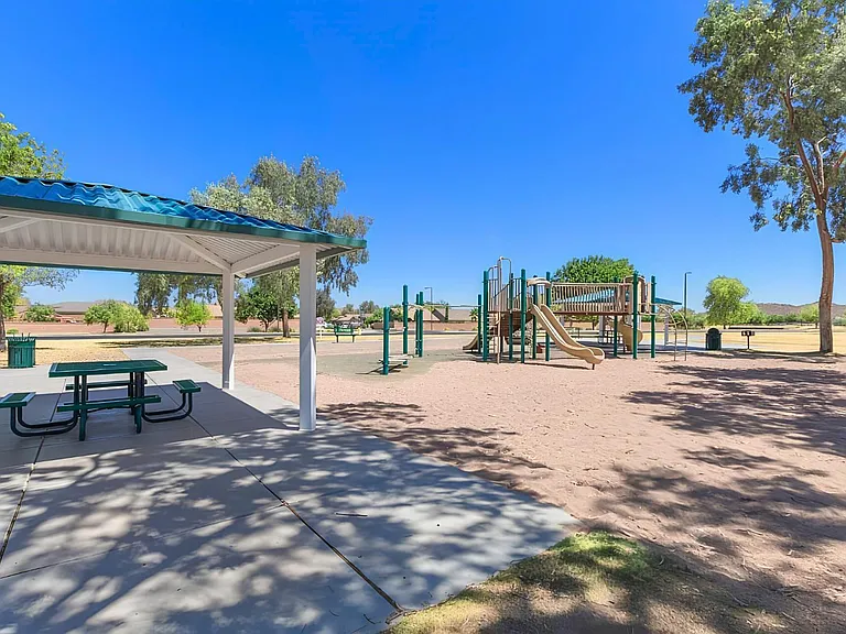 1533 W Sabel Ct — Photo 23