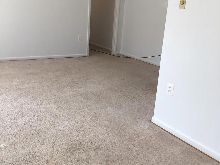 10620 Weymouth St #101 — Photo 25