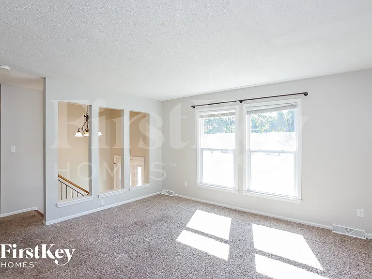 804 NE 74th St — Photo 7