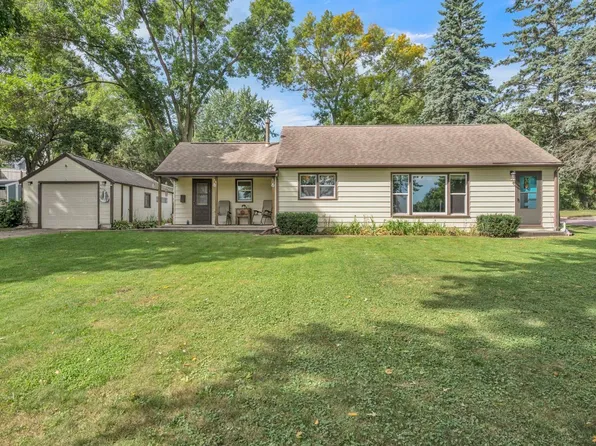 1302 Fargo Ave, Spirit Lake, IA 51360