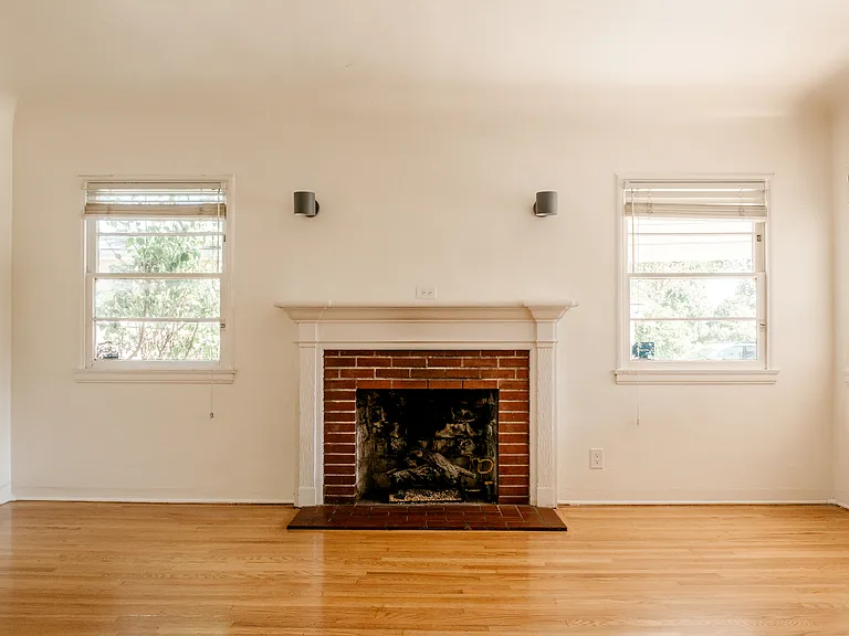 5518 Denny Ave — Photo 2