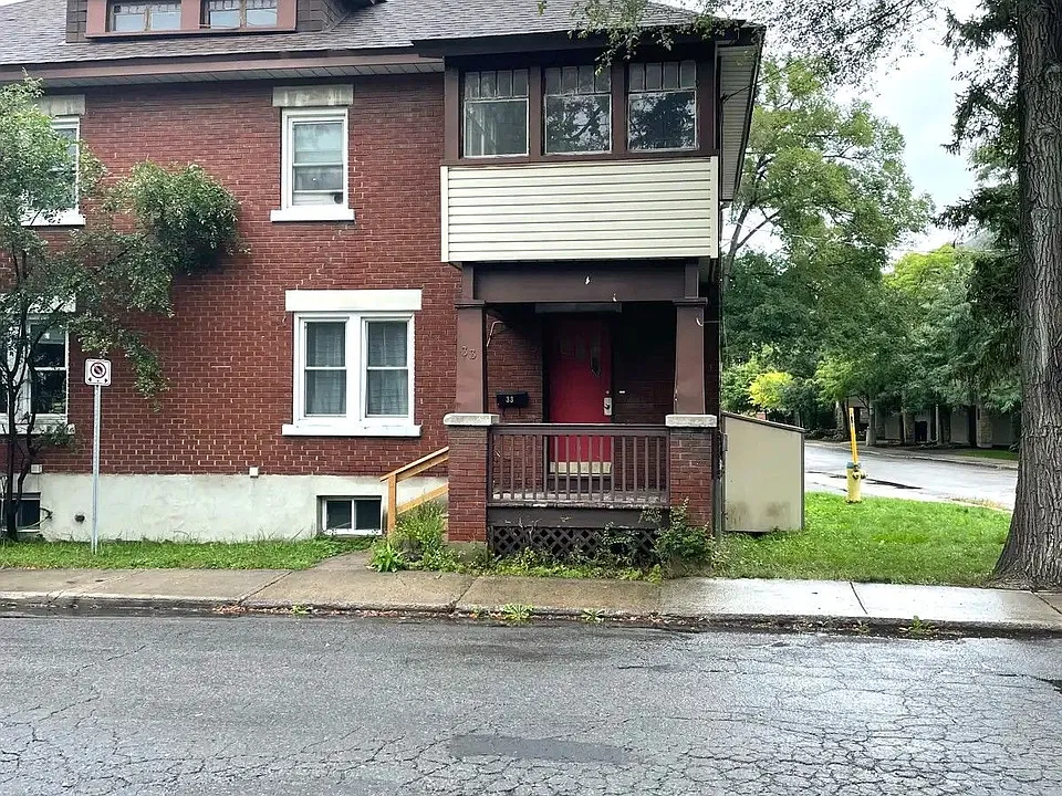 33 Cameron Ave