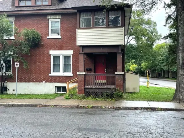 33 Cameron Ave, Ottawa, ON K1S 0W6
