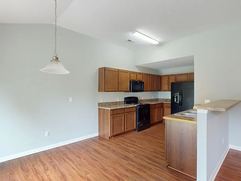 10612 Kempsford Dr — Photo 3