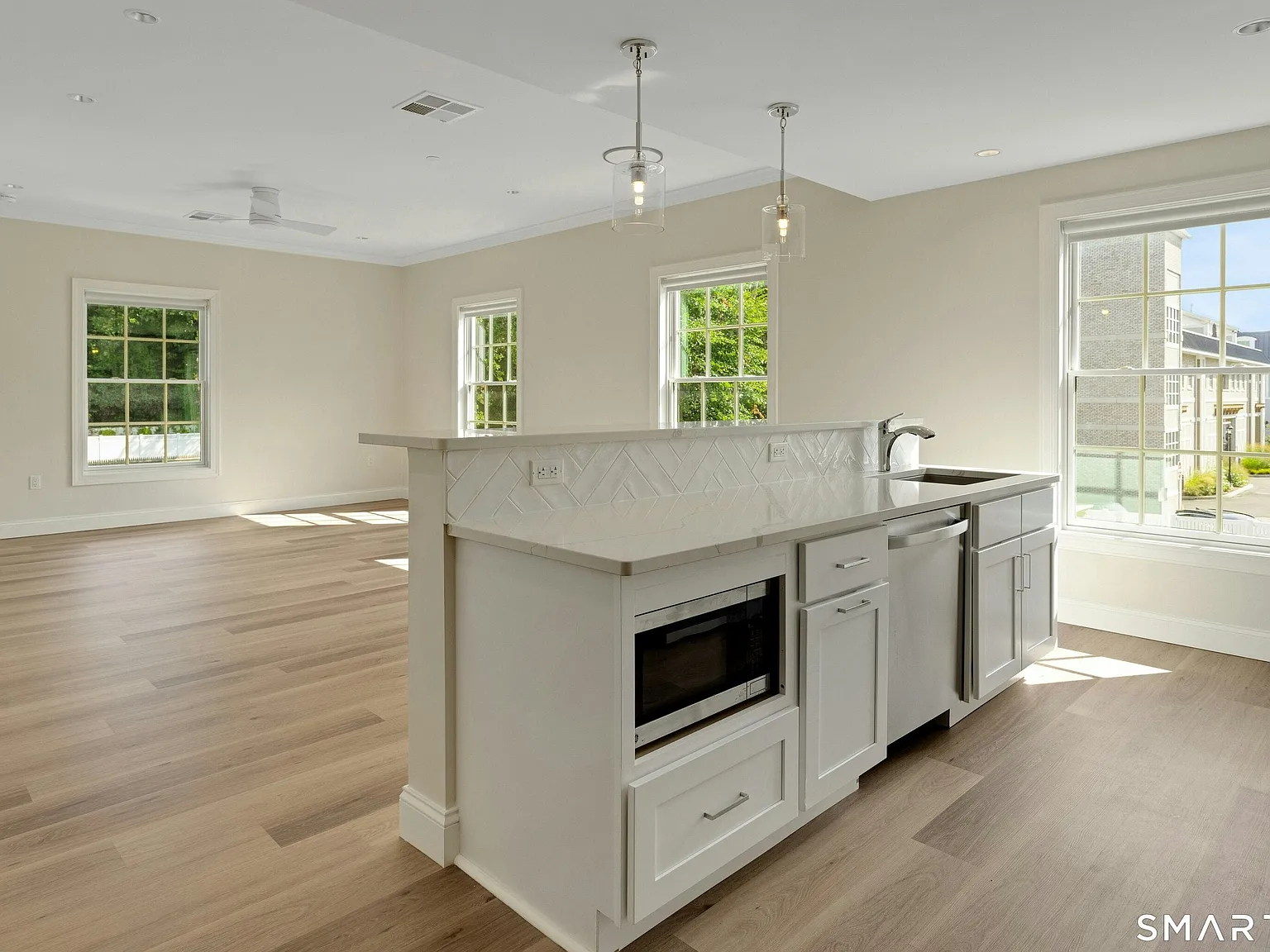 440 Heights Rd — Photo 2