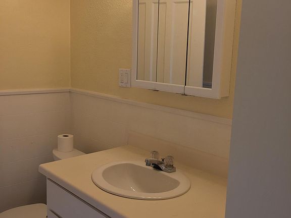 4th image of 8 Elmwood Ave #2