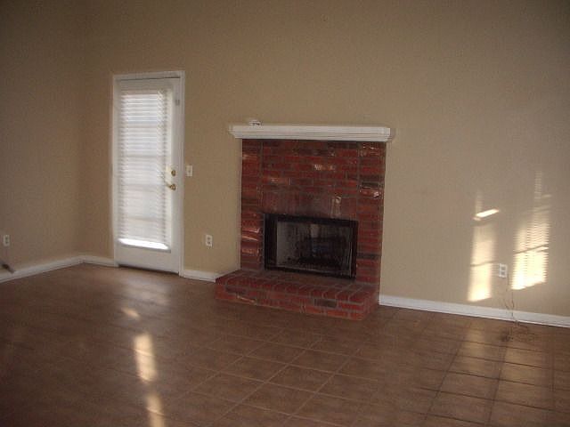2nd image of 376 Eastview St