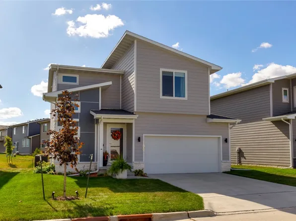 1002 NE 16th St, Grimes, IA 50111