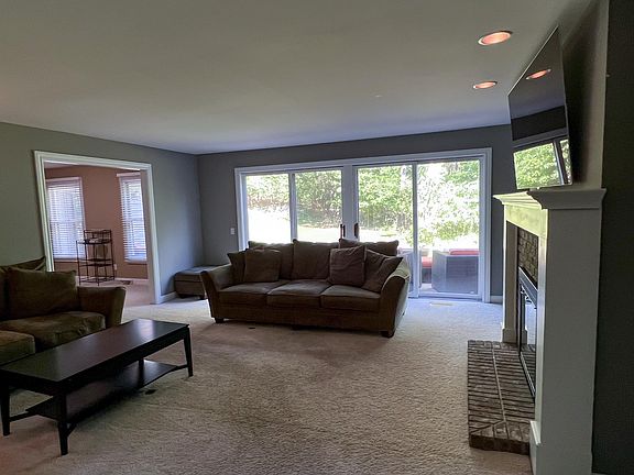 4th image of 1120 Gros Ventre Dr SE