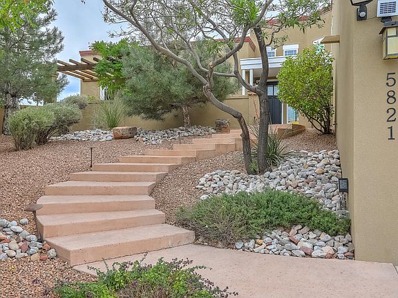 2nd image of 5821 Bosque Vista Dr NE
