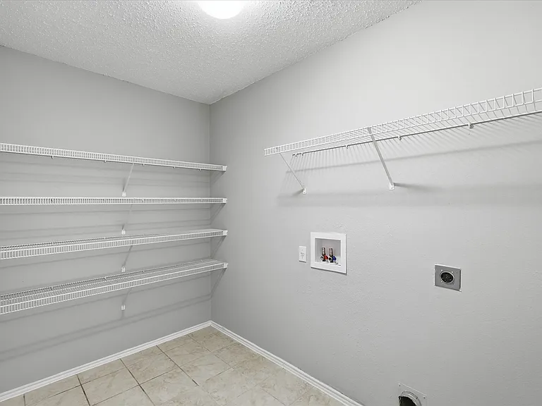2308 Shadabury Dr — Photo 31