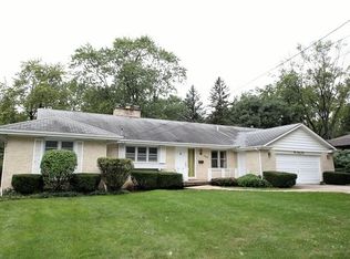 164 Sunset Ave, Glen Ellyn, IL 60137