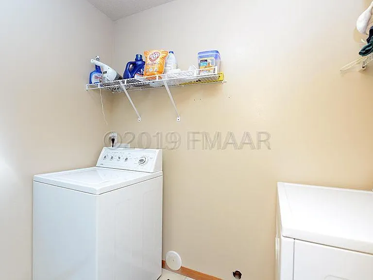 2565 Amber Valley Ct S — Photo 10