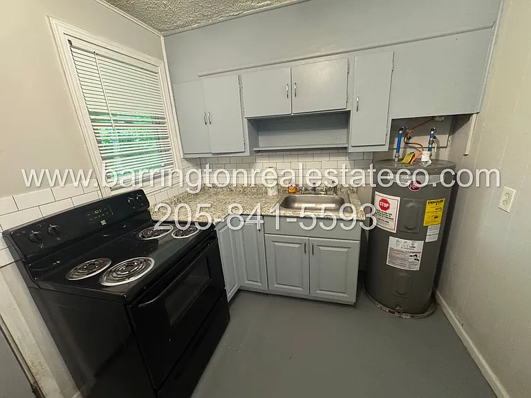 2525 23rd St W — Photo 3