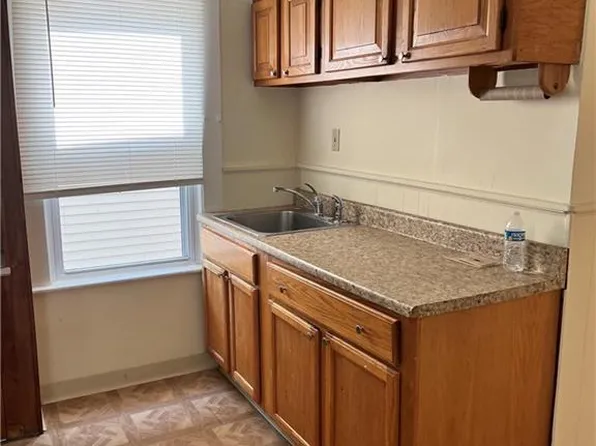 259 Humphrey St #2, New Haven, CT 06511