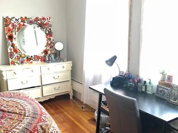 46 Main St APT 1, Amherst, MA 01002