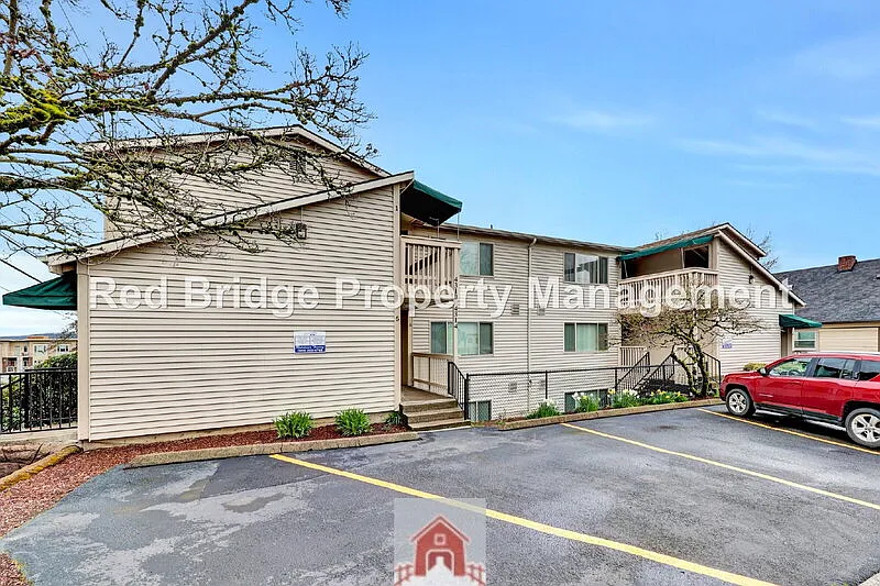 4314 SW View Point Ter #3