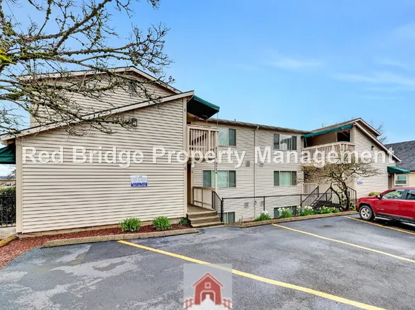 4314 SW View Point Ter #3, Portland, OR 97239