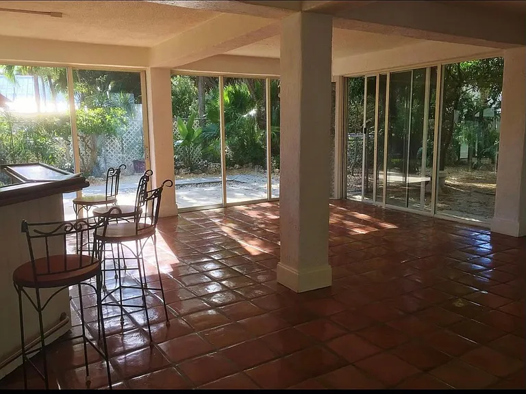 402 Coconut Dr — Photo 41