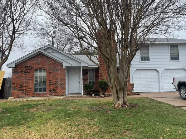 628 S Waxahachie St, Mansfield, TX 76063