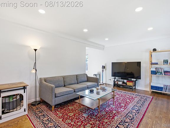 4th image of 2073 Van Antwerp St