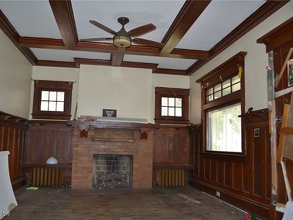 4th image of 2009 Corning Ave