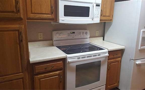5th image of 1009 Lytle Creek Dr