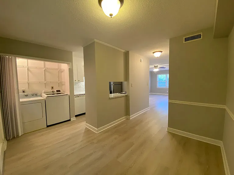 921 Nottingham Dr #13 — Photo 5