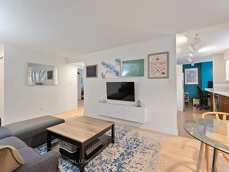 323 Richmond St E #412 — Photo 6