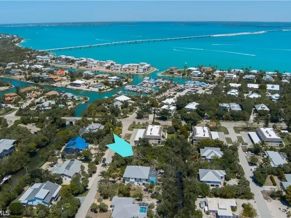 1084 S Yachtsman Dr, Sanibel, FL 33957
