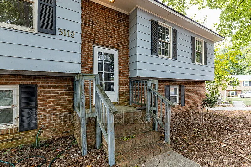 3 bed, 2.0 bath, 1040 sqft, $1,450 — Photo 4