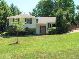 52 Glen Wood Rd, Millwood, NY 10546