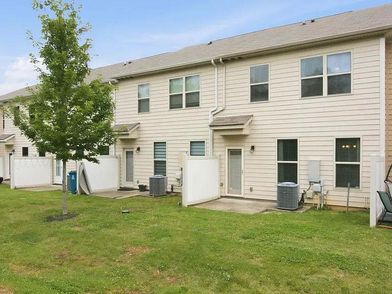 4007 Cannonsgate Ln — Photo 35