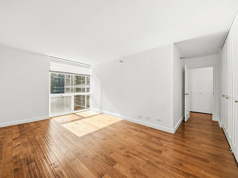 200 N Dearborn St #1007 — Photo 9