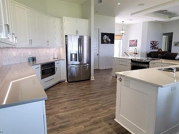 5th image of 218 Cloverleaf Rd