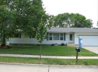 3308 Cherry Lynn Dr, Grand Forks, ND 58201